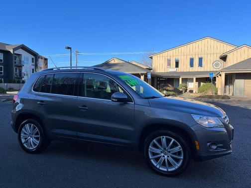 2011 Volkswagen Tiguan SE