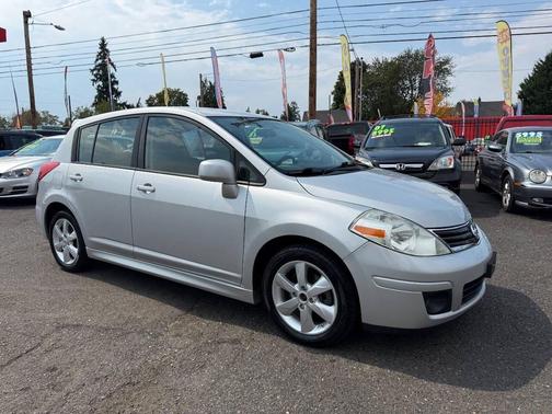 2011 Nissan Versa 1.8 SL