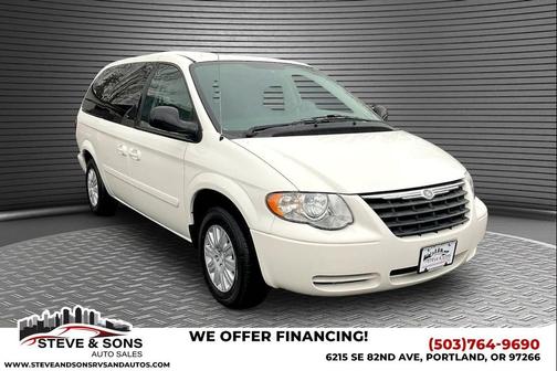 2006 Chrysler Town & Country Base