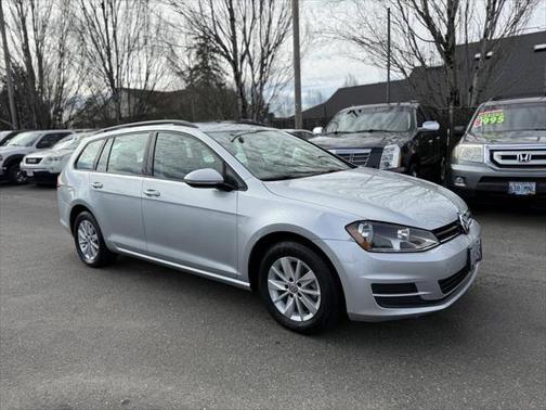 2016 Volkswagen Golf SportWagen TSI S 4-Door
