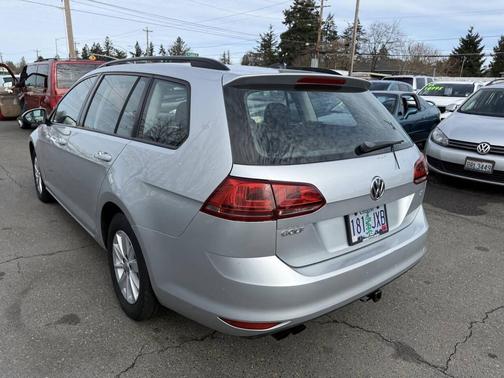 2016 Volkswagen Golf SportWagen TSI S 4-Door