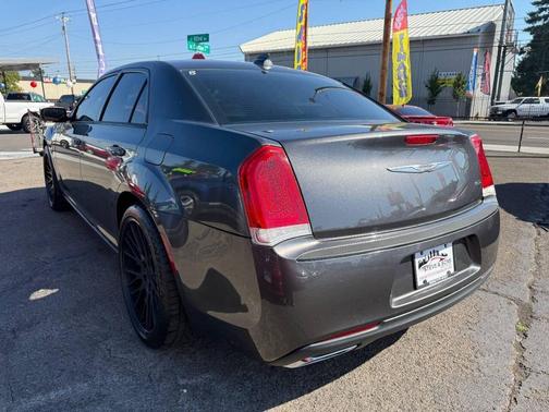 2015 Chrysler 300 Limited