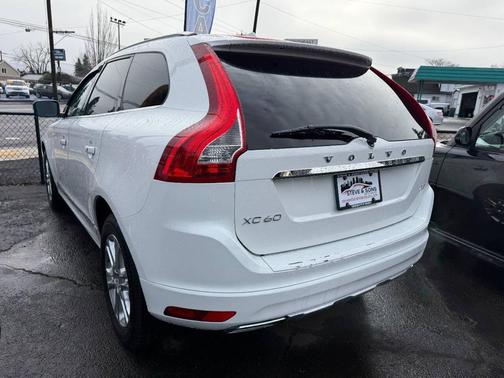 2015 Volvo XC60 T5 Premier