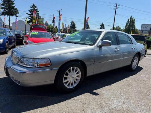 2006 Lincoln Town Car Signature