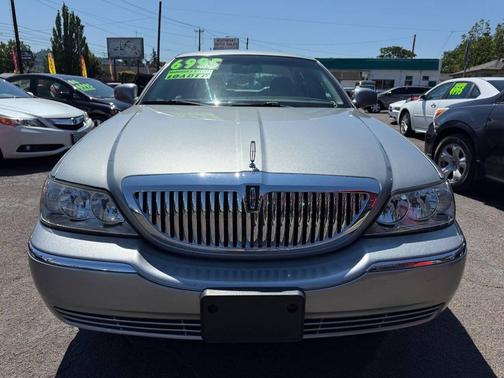 2006 Lincoln Town Car Signature