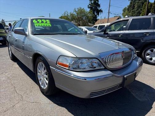 2006 Lincoln Town Car Signature