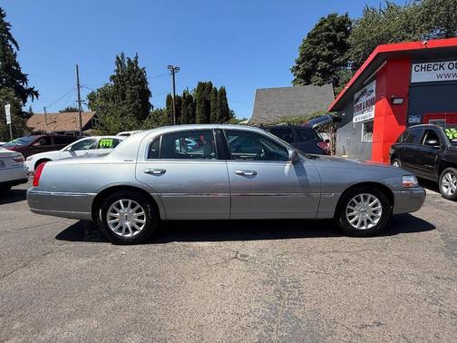 2006 Lincoln Town Car Signature