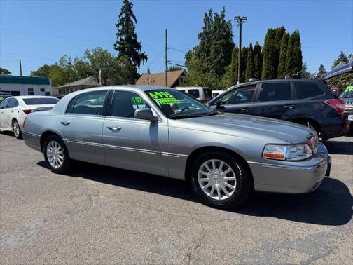 2006 Lincoln Town Car Signature
