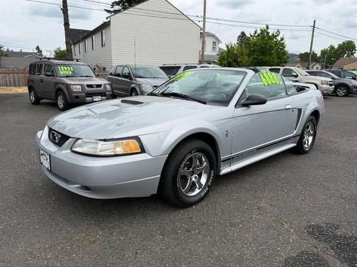 2000 Ford Mustang Base
