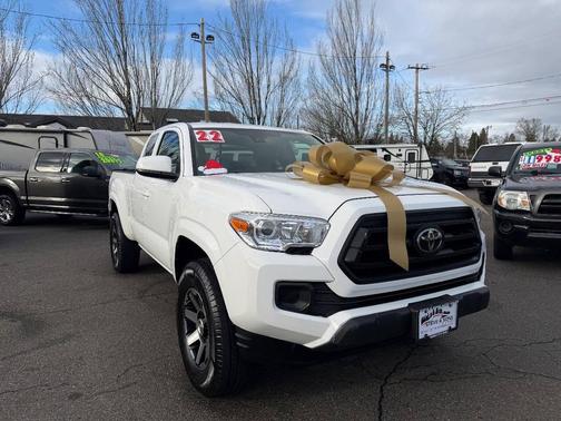 2022 Toyota Tacoma SR
