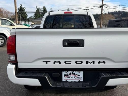 2022 Toyota Tacoma SR