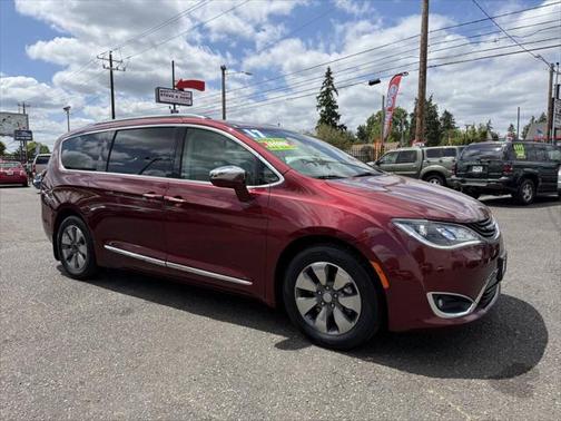 2017 Chrysler Pacifica Hybrid Platinum