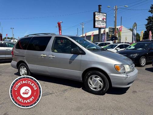 2001 Toyota Sienna LE
