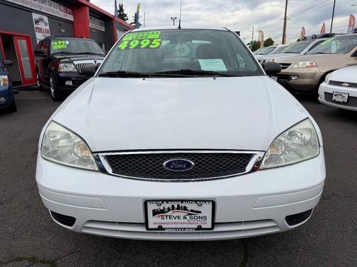 2005 Ford Focus ZX4 SE