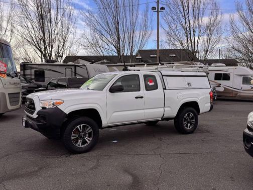 2016 Toyota Tacoma SR
