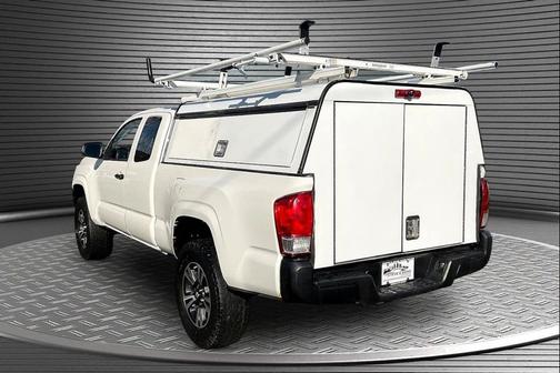 2016 Toyota Tacoma SR