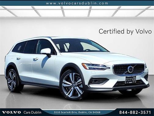 2024 Volvo V60 Cross Country Plus