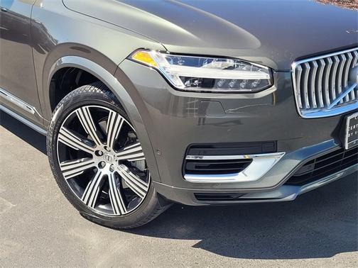 2022 Volvo XC90 Recharge Plug-In Hybrid T8 Inscription 7 Passenger