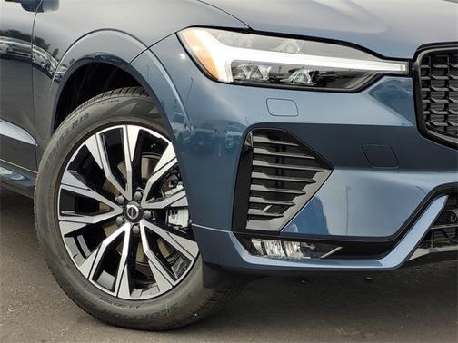 2025 Volvo XC60 B5 Core