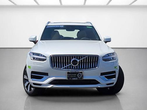 Crystal White 2023 Volvo XC90 Ultimate