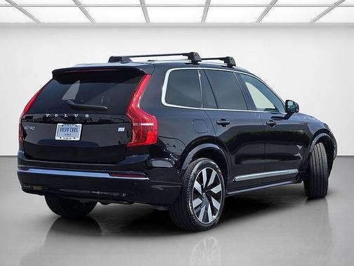 Onyx Black 2023 Volvo XC90 Ultimate