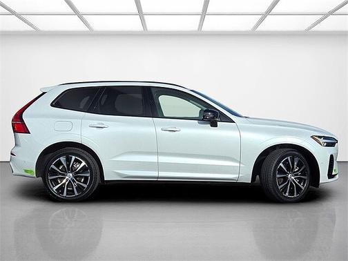 2023 Volvo XC60 Plus