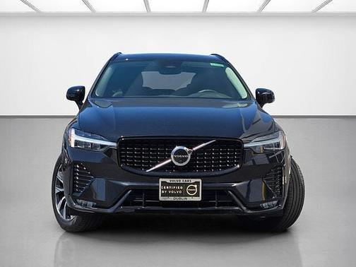 Onyx Black 2025 Volvo XC60 Plus