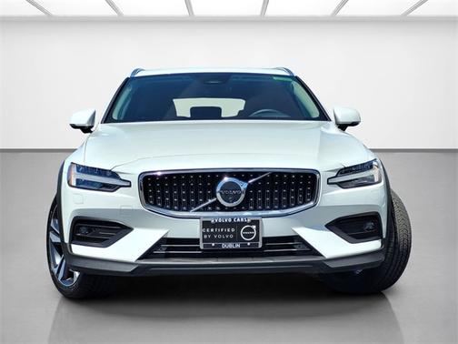 2024 Volvo V60 Cross Country B5 Plus