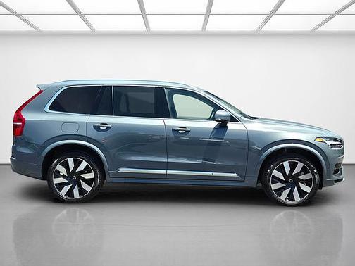 Thunder Gray Metallic 2023 Volvo XC90 Recharge Plug-In Hybrid Ultimate
