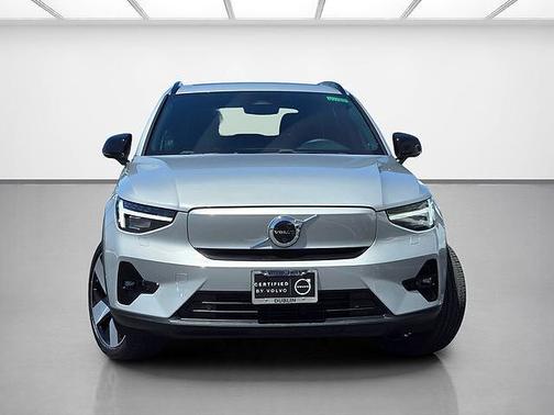 Silver Dawn 2024 Volvo XC40 Ultimate