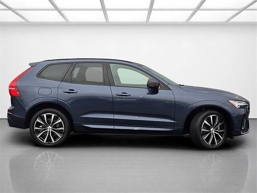 2023 Volvo XC60 Plus