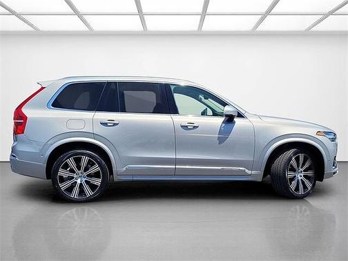 2023 Volvo XC90 Plus