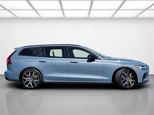 2022 Volvo V60 Recharge Plug-In Hybrid T8 Polestar