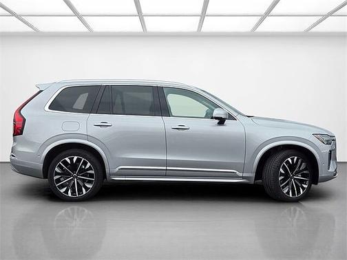 2025 Volvo XC90 Plus