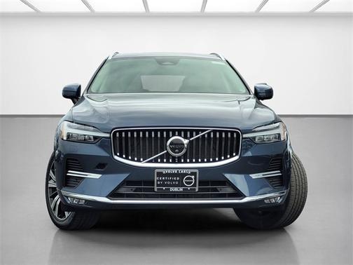 2023 Volvo XC60 B5 Ultimate Bright Theme