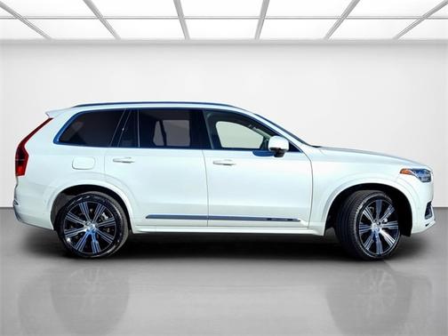 2024 Volvo XC90 Recharge Plug-In Hybrid T8 Plus Bright Theme 7 Passenger