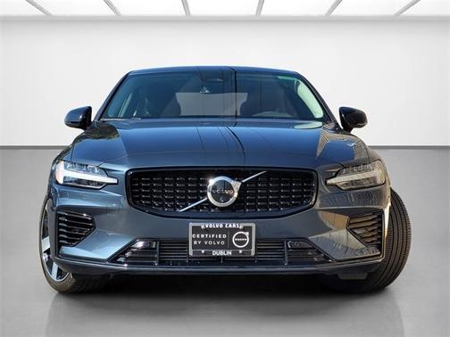 2024 Volvo S60 Recharge Plug-In Hybrid T8 Plus Dark Theme