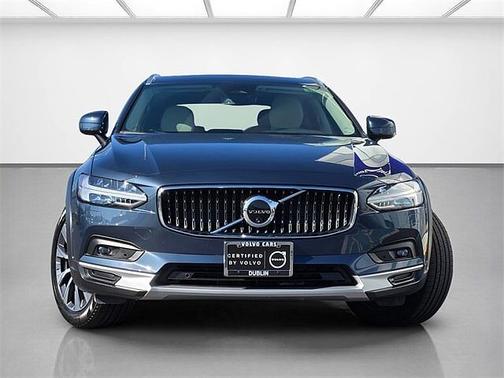 2024 Volvo V90 Cross Country Plus