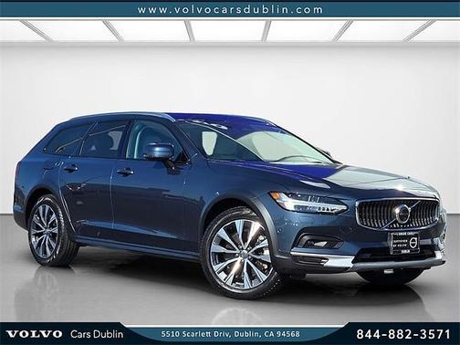 2024 Volvo V90 Cross Country Plus