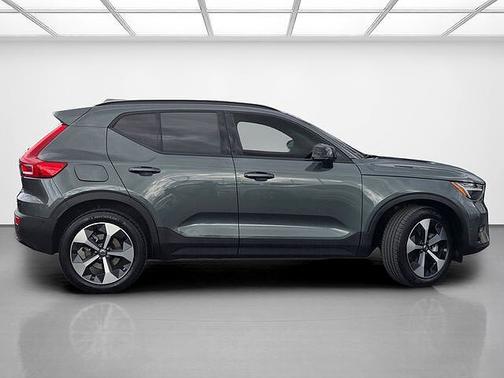 Forest Lake 2026 Volvo XC40 Plus