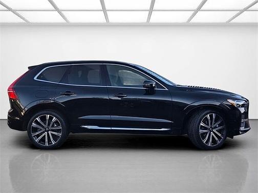2023 Volvo XC60 B5 Ultimate Bright Theme