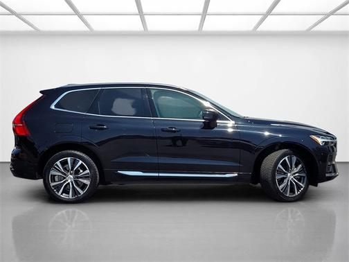 2022 Volvo XC60 Recharge Plug-In Hybrid T8 Inscription Expression