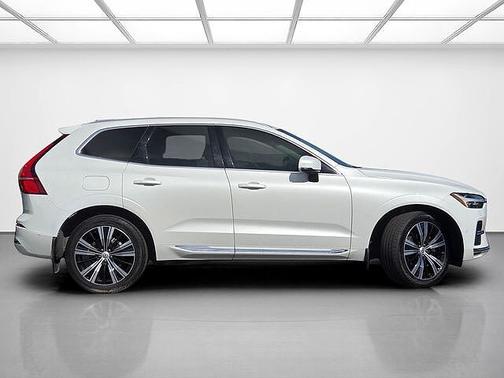 2023 Volvo XC60 Plus