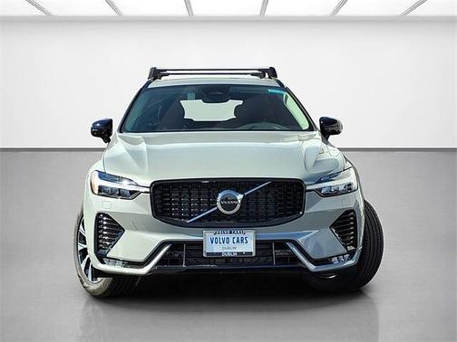 2025 Volvo XC60 Core
