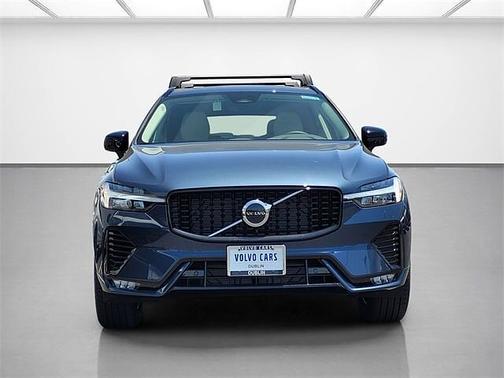 2025 Volvo XC60 Core