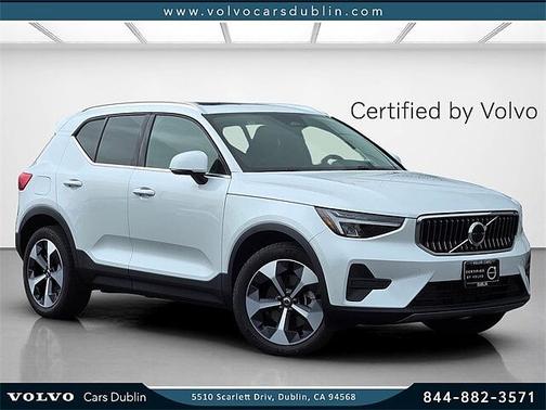 2025 Volvo XC40 Core