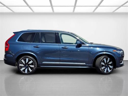 2023 Volvo XC90 Recharge Plug-In Hybrid Ultimate
