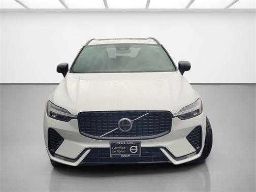 2024 Volvo XC60 B5 Ultimate Dark Theme