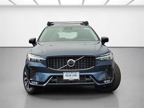 2025 Volvo XC60 Core