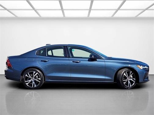 2025 Volvo S60 B5 Core